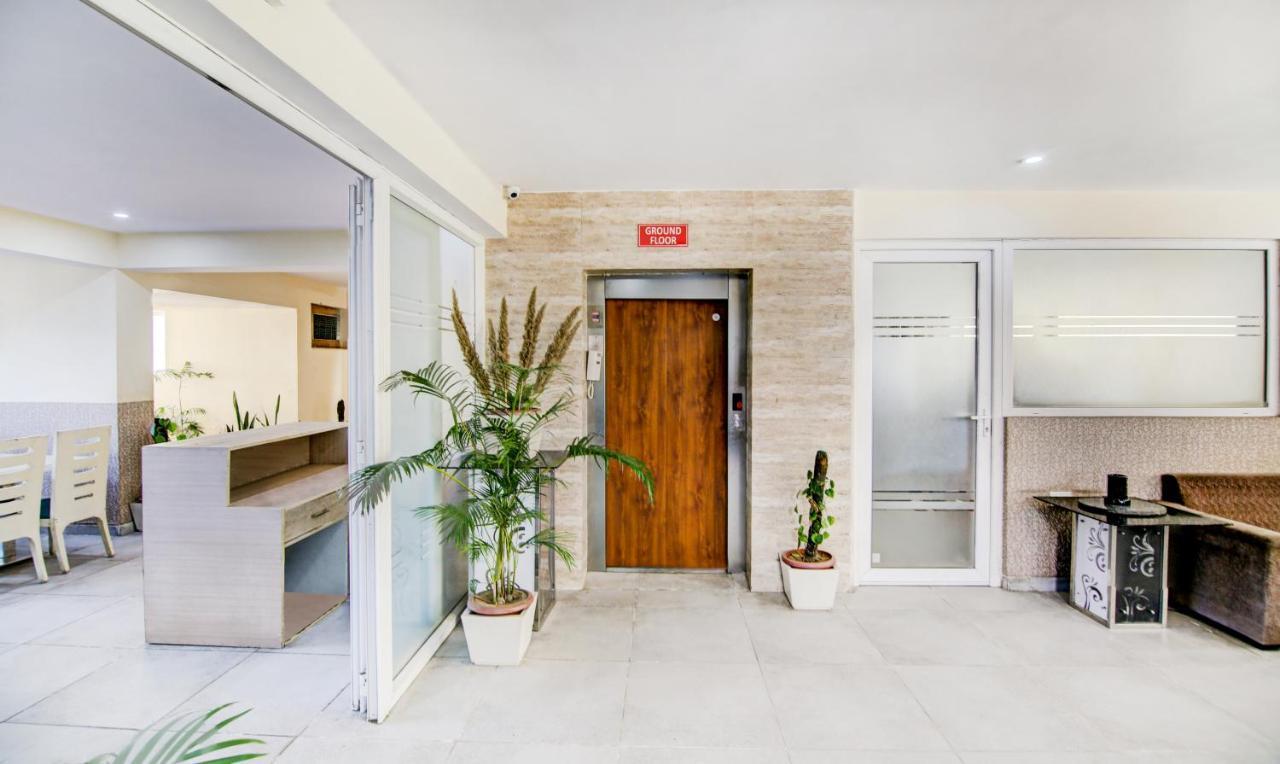 Treebo Trend Blooms Premium Hotel Gurgaon Eksteriør billede